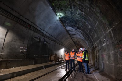 Frank von Meissner, CEO of the Hermann Hesse Railway, explains the “Tunnel-in-Tunnel” engineering de